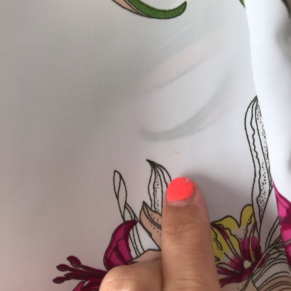 Gorgeous Floral Tank - Picture 4 of 4